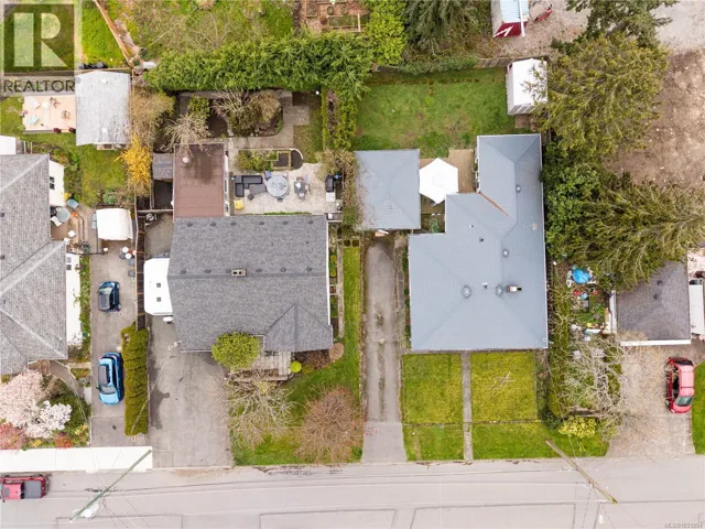 1661/1663 Freeman Ave, Saanich, British Columbia V8P1P5