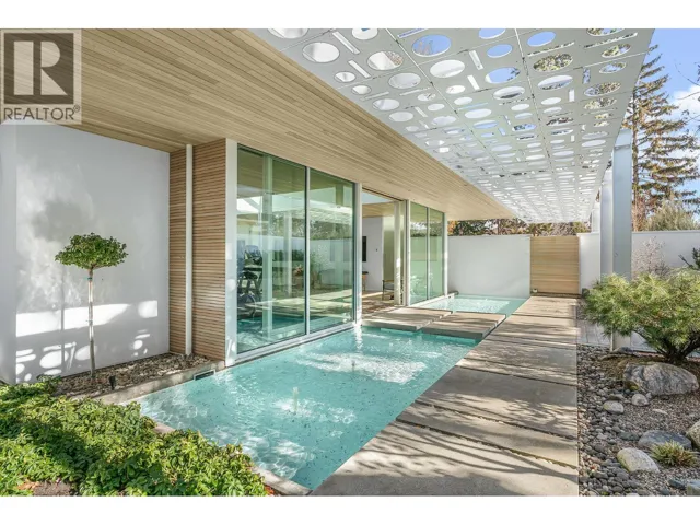 4110 Lakeshore Road, Kelowna, British Columbia V1W1V6
