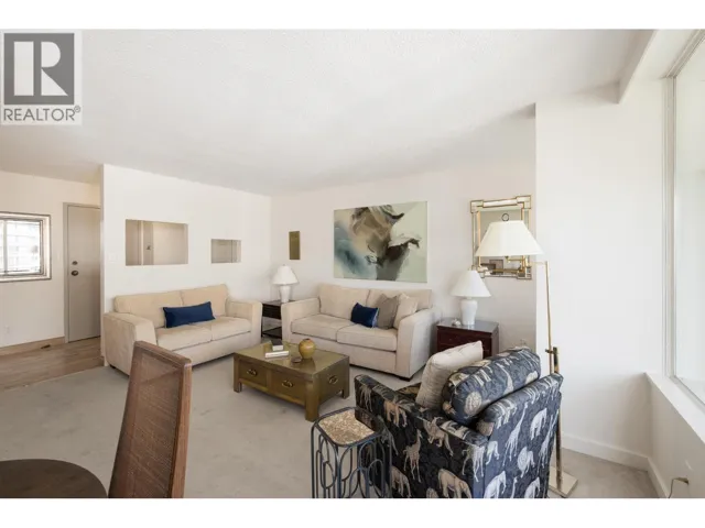 903 1480 DUCHESS AVENUE, West Vancouver, British Columbia V7T1H8