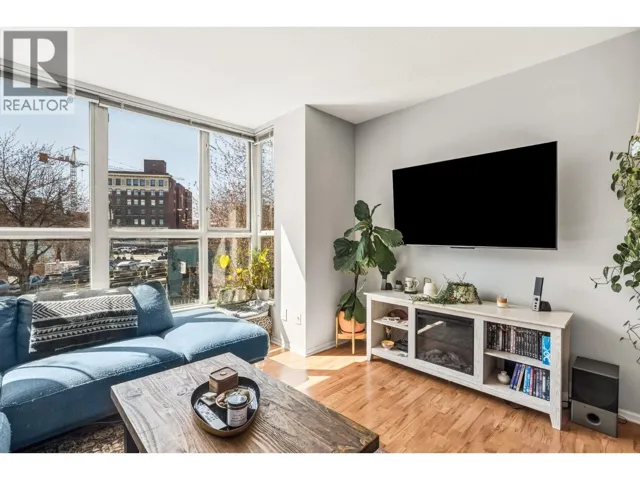 219 288 E 8TH AVENUE, Vancouver, British Columbia V5T4S8