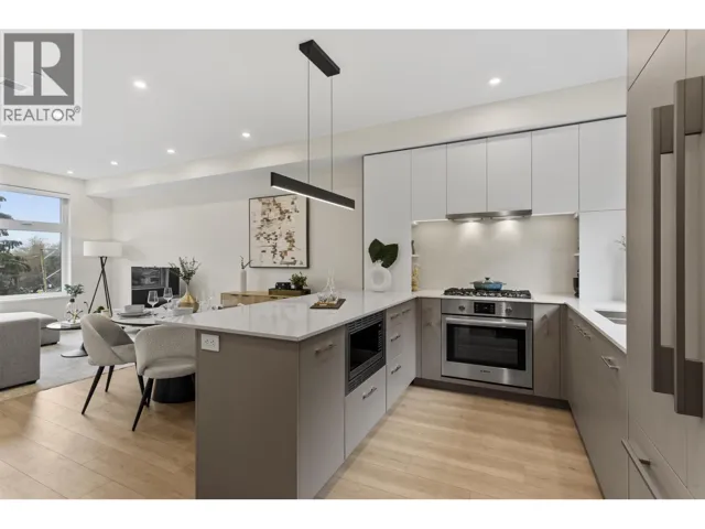 311 342 MOUNTAIN HIGHWAY, North Vancouver, British Columbia V7J2K8