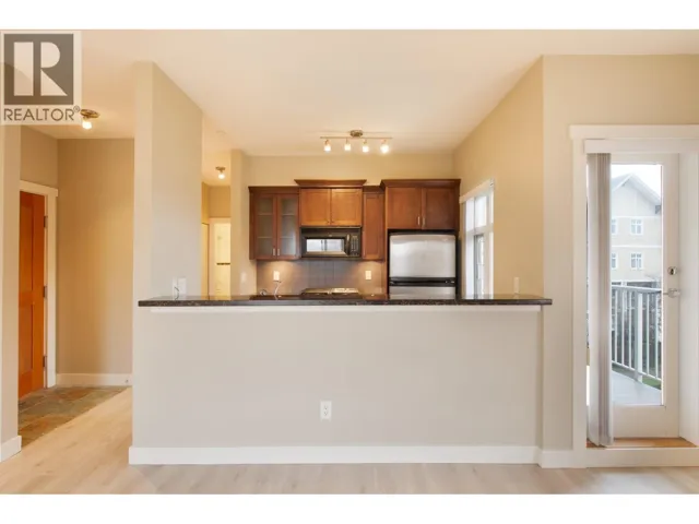 102 7388 MACPHERSON AVENUE, Burnaby, British Columbia V5J0A1