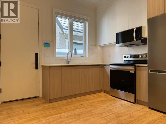 49XX LARKSPUR AVE, Richmond, British Columbia V7C2J3