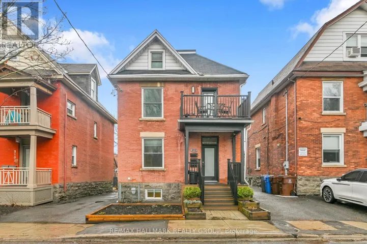 212 FLORA STREET, Ottawa, Ontario K1R5R7