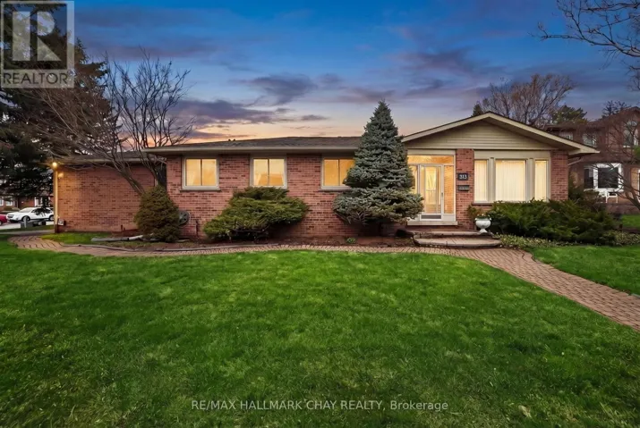 363 LONDON ROAD, Newmarket (Bristol-London), Ontario L3Y6G3