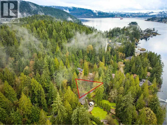 5250 COOMBE LANE, Port Moody, British Columbia V3H4N6