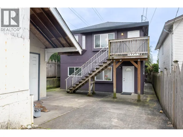 3681 ADANAC STREET, Vancouver, British Columbia V5K2P7