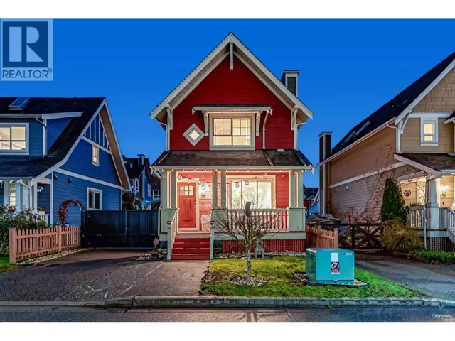 270 HOLLY AVENUE, New Westminster, British Columbia V3M0B3