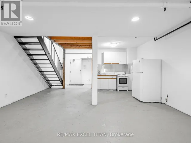 11 - 221 STERLING ROAD E, Toronto (Dufferin Grove), Ontario M6P3L4