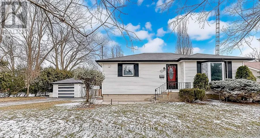 MAIN - 19 HERBERT AVENUE, Oshawa (Samac), Ontario L1G3Y7