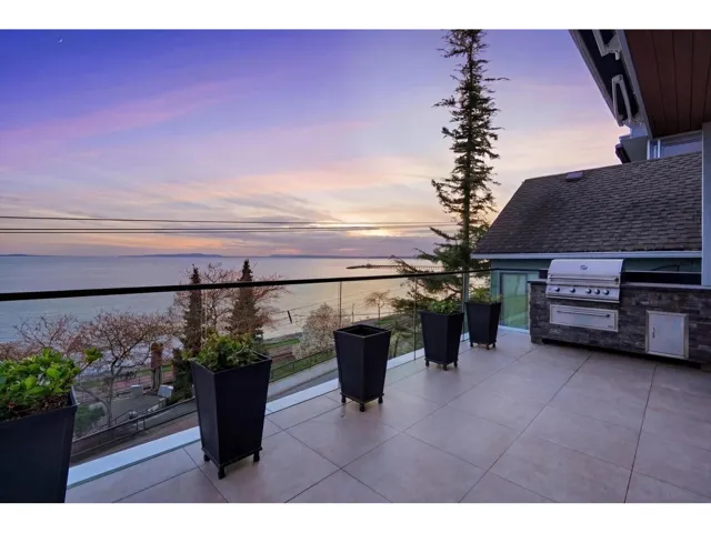 15377 MARINE DRIVE, White Rock, British Columbia V4B1C8