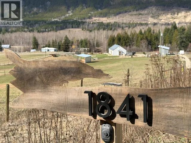 1841 50 Street NW, Salmon Arm, British Columbia V1E3B1