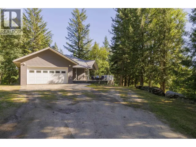 4040 MOUNTAIN VIEW ROAD, McBride, British Columbia V0J2E0