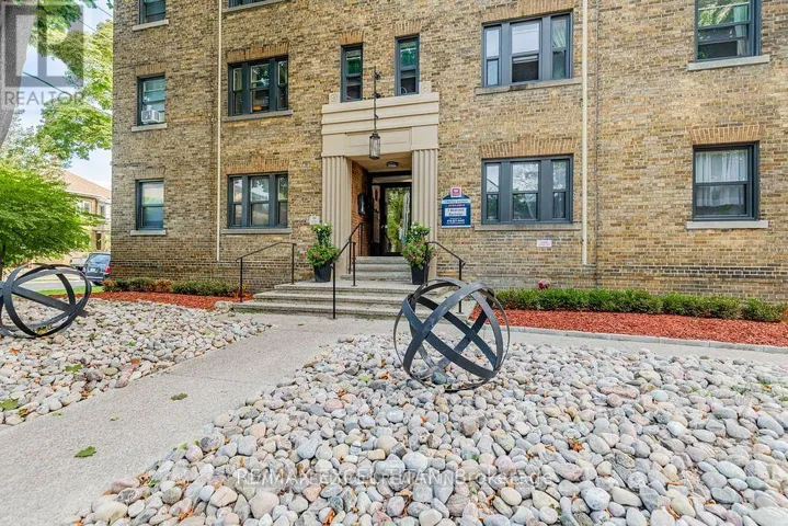 23 - 8 MALLORY GARDENS, Toronto (Yonge-St. Clair), Ontario M4V2A6