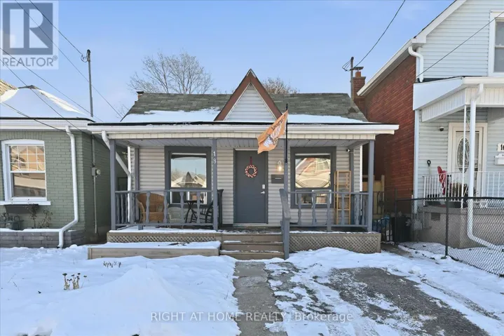 18 FRASER AVENUE, Hamilton (Crown Point), Ontario L8H4G7