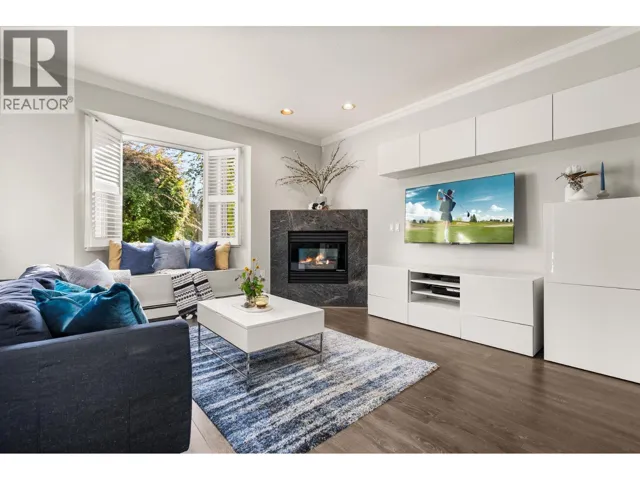 346 W 14TH STREET, North Vancouver, British Columbia V7M1P6