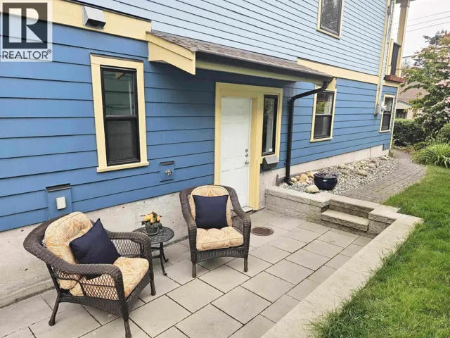 823 EDINBURGH STREET, New Westminster, British Columbia V3M2V2