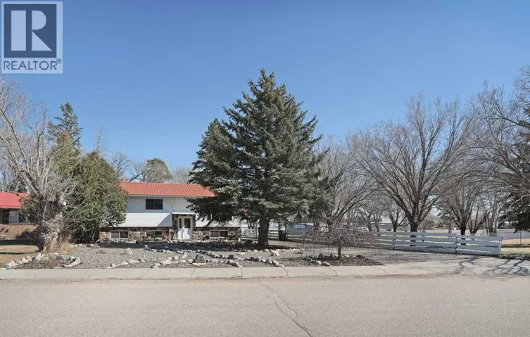 40 Chralesworth Crescent E, Brooks, Alberta T1R0H3