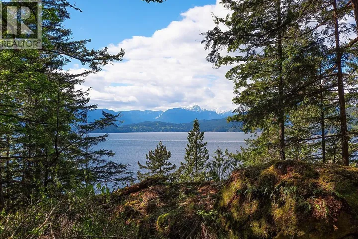 1750 BILLINGTON ROAD, Bowen Island, British Columbia V0N1G2
