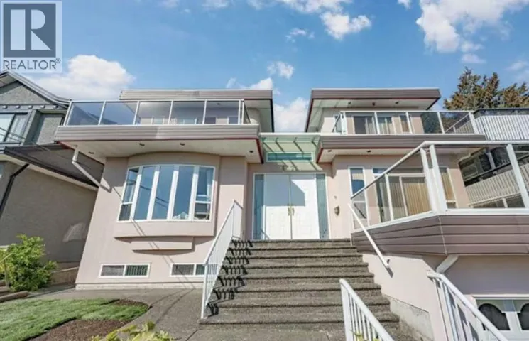 Half Basement 4325 PORTLAND STREET, Burnaby, British Columbia V5J2N5