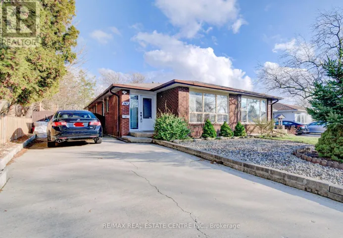 141 MOOREGATE CRESCENT, Kitchener, Ontario N2M2E9