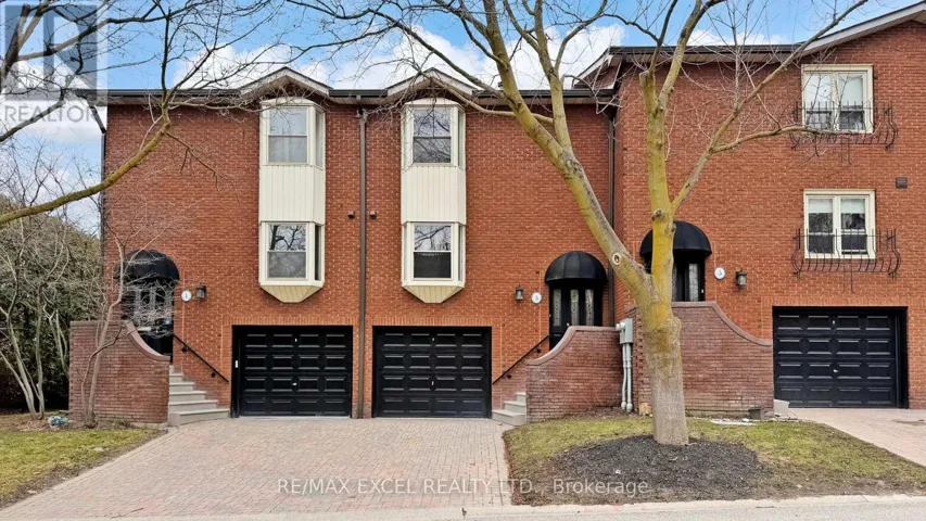 3 RED MAPLE COURT, Toronto (Bayview Village), Ontario M2K2T4