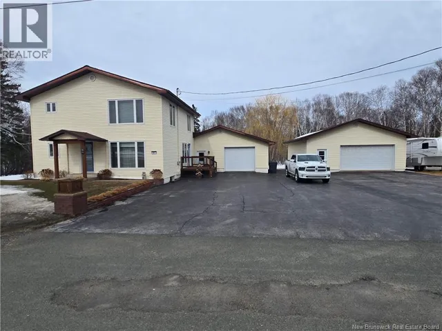 81 Principale, Pointe-Verte, New Brunswick E8J2W2
