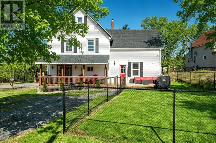 10 Pleasant Hill, Stewiacke, Nova Scotia B0N2J0