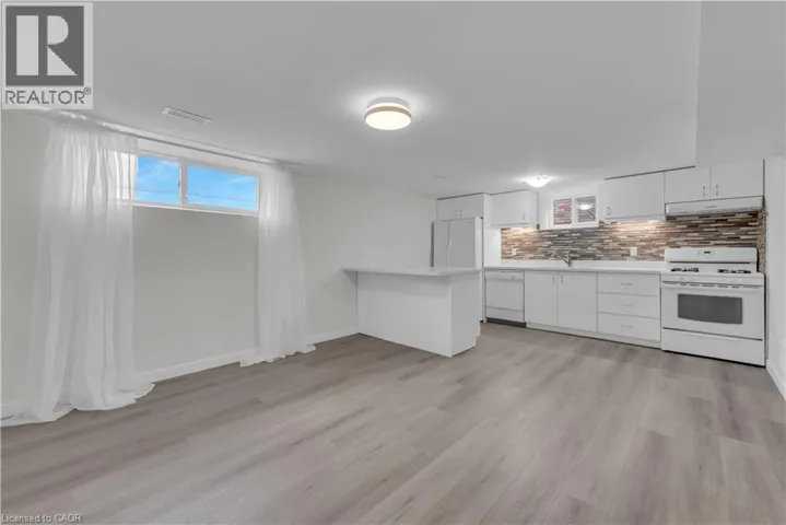 17 VICTOR Boulevard Unit# B, Hamilton, Ontario L9A2V3