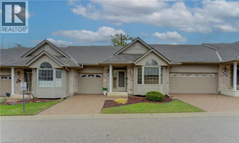74 AUTUMN RIDGE Trail Unit# 33, Kitchener, Ontario N2P2M5
