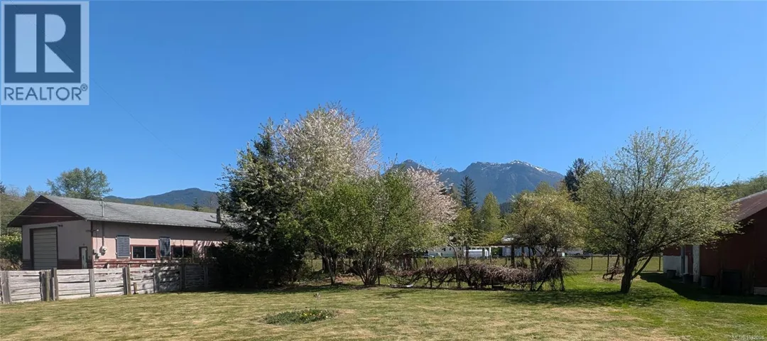 1430 Phye Pl, Sayward, British Columbia V0N1R0