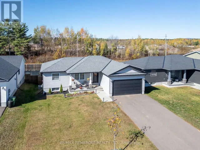 24 TERRANCE DRIVE, Petawawa, Ontario K8H0H3