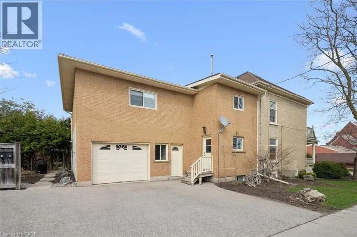 16 HAMPTON Street, Elmira, Ontario N3B1X9