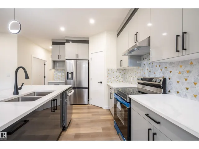 5720 176 AV NW, Edmonton, Alberta T5Y0K8