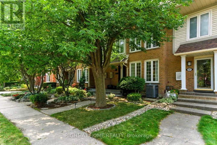 65 SUNVALE PLACE, Hamilton (Lakeshore), Ontario L8E4Z6