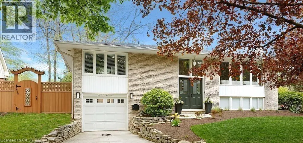 407 CANTERBURY Crescent, Oakville, Ontario L6J5K8