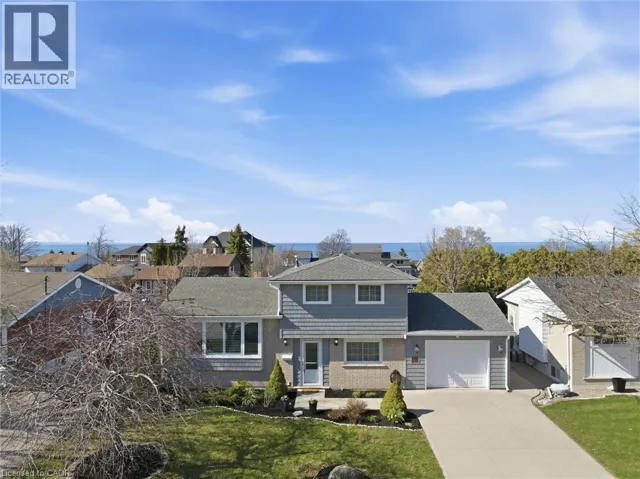 35 VIKING Drive, Grimsby, Ontario L3M3V2