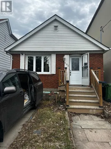 202 CEDARVALE AVENUE, Toronto (Woodbine-Lumsden), Ontario M4C4K2
