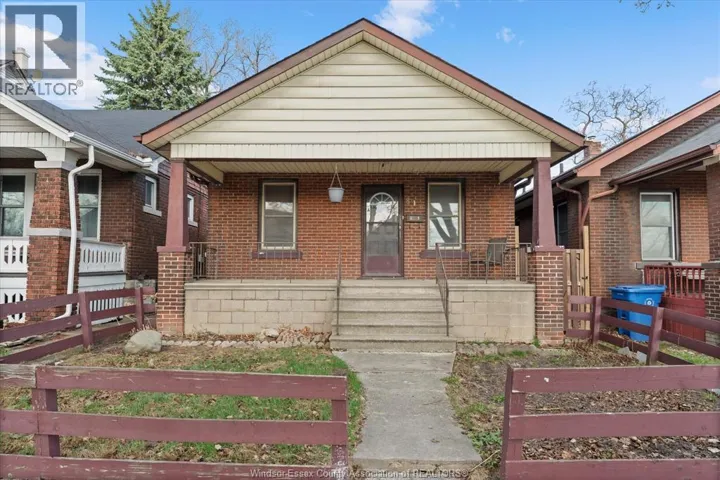 816 JANETTE, Windsor, Ontario N9A4Z9