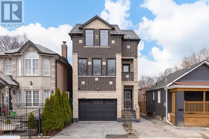 UPPER 2 LEVELS - 14 ROTHERHAM AVENUE, Toronto (Keelesdale-Eglinton West), Ontario M6M1L8