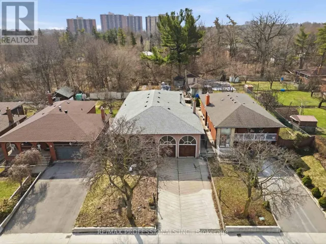 118 TANDRIDGE CRESCENT, Toronto (Elms-Old Rexdale), Ontario M9W5N9
