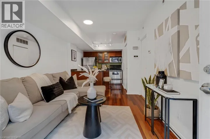 38 WESTERN BATTERY Road Unit# 632, Toronto, Ontario M6K3N9