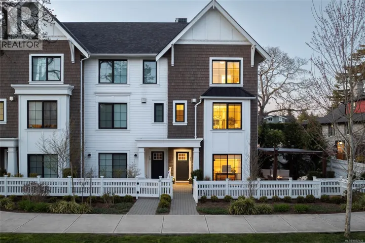 11 1810 Kings Rd, Saanich, British Columbia V8R2P3