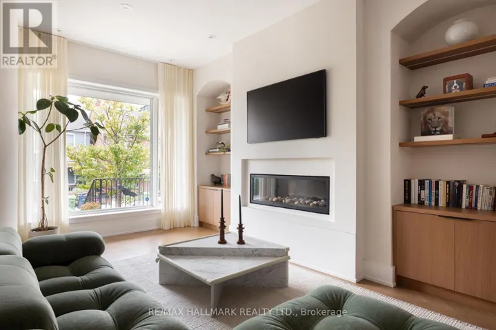 18 FOXLEY STREET, Toronto (Trinity-Bellwoods), Ontario M6J1R1