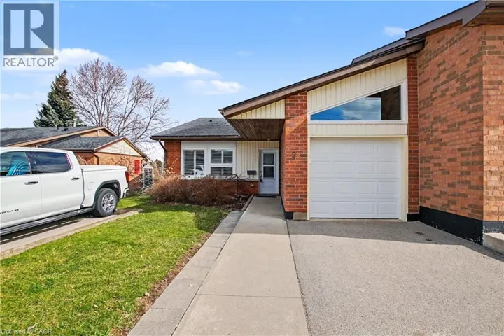 22 SISTER KERN Terrace, Hamilton, Ontario L9B2M1