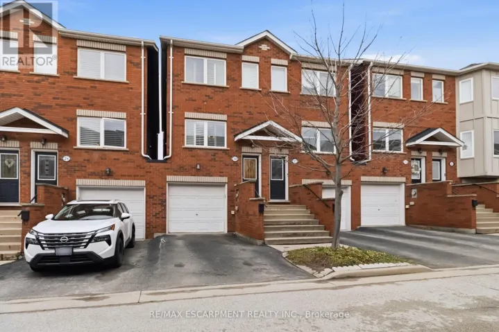 30 - 1751 LAMPMAN AVENUE, Burlington (Uptown), Ontario L7L6W3