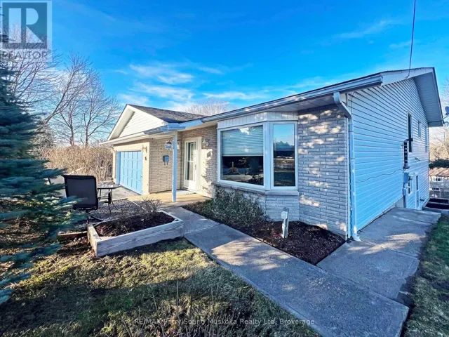 16 MACKLAIM DRIVE, Parry Sound, Ontario P2A2Z2