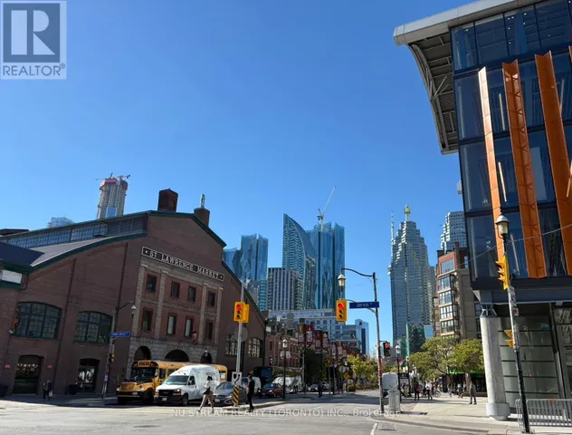 301 - 100 FRONT STREET E, Toronto (Moss Park), Ontario M5A1E1