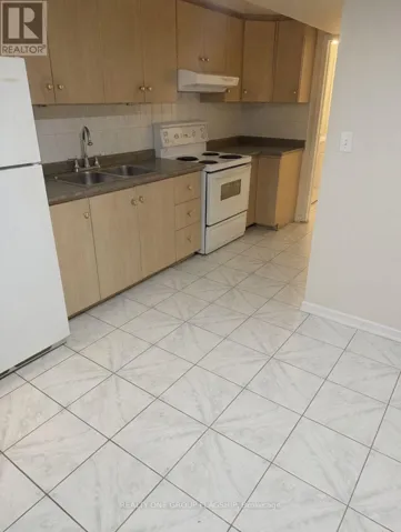 560 GARDEN WALK, Mississauga (Meadowvale Village), Ontario L5W1W1