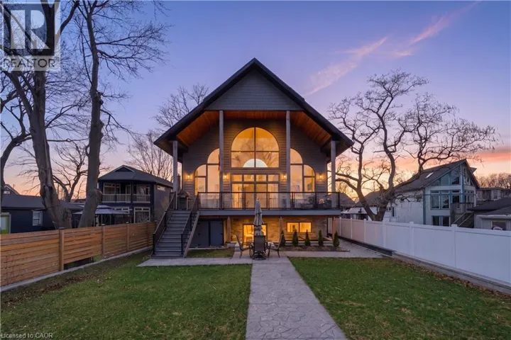 207 BEACH Boulevard, Hamilton, Ontario L8H6V8